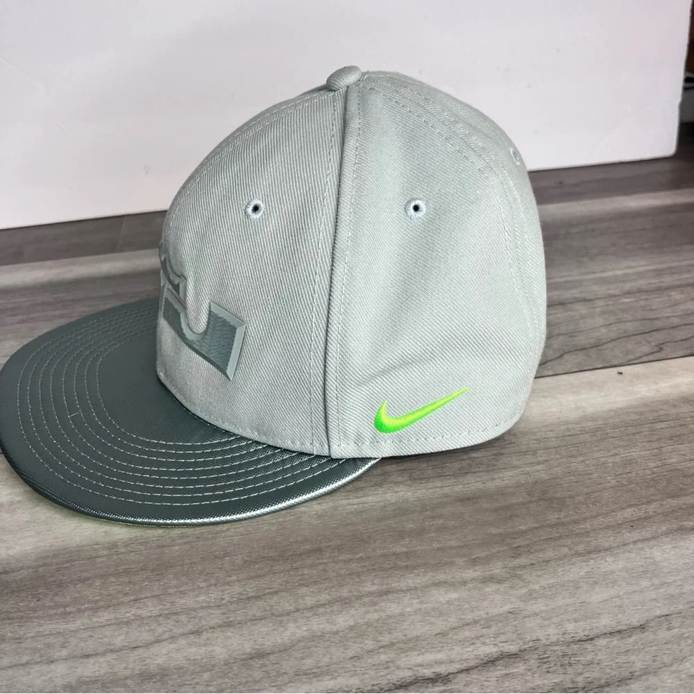 Nike True LeBron James King Crown SnapBack Hat Gray Volt‎ ‘14 Signature Cap
